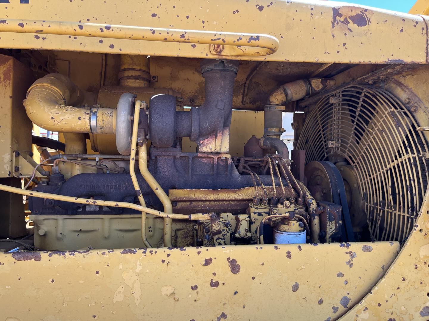 ./imagenes/INVOICE/2019/17075/TAPADOR FRONTAL CATERPILLAR D6D (7).JPG